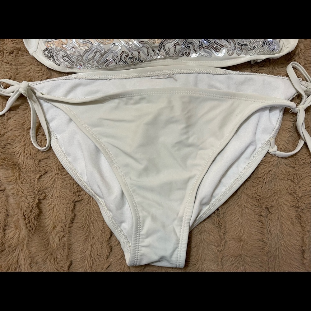 Strapless Bikini - Picture 3 of 4